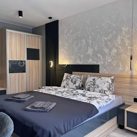 A-brilliant, New! Spacious & Modern In Whit Garage Appartement Varna