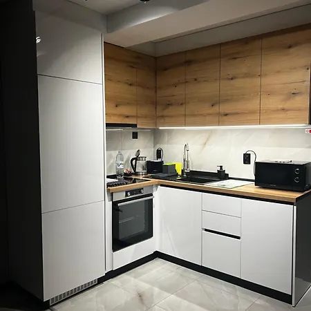 A-brilliant, New! Spacious & Modern In Whit Garage Varna