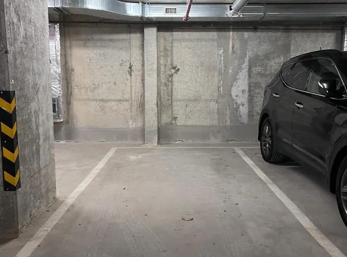 アパート A-brilliant, New! Spacious & Modern In Whit Garage